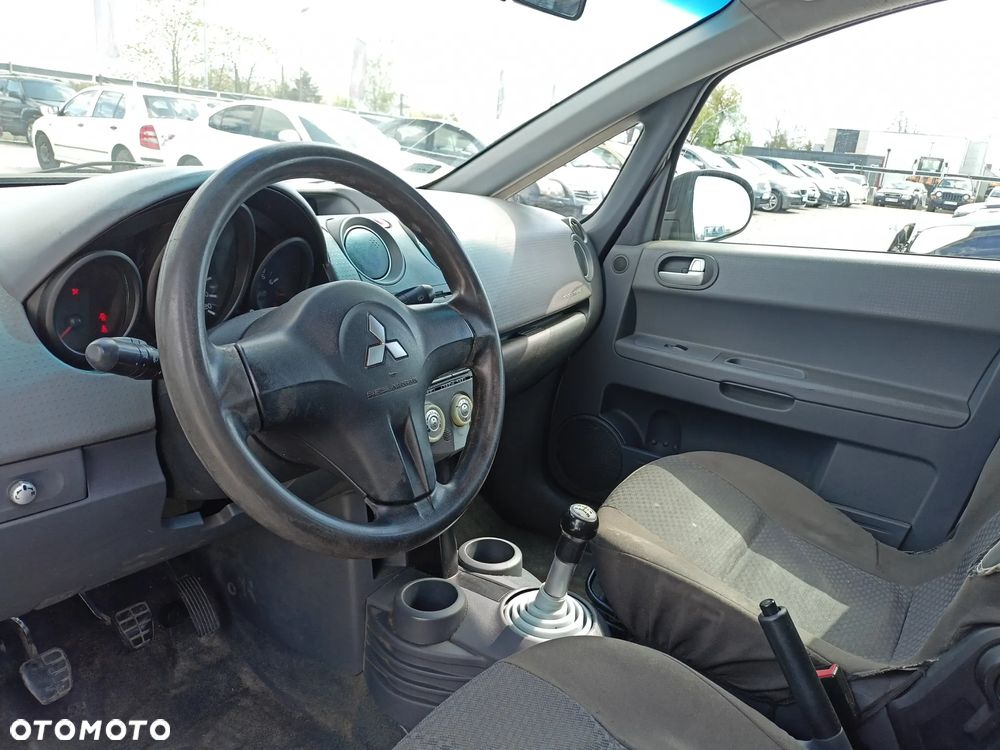 Mitsubishi Colt - 7
