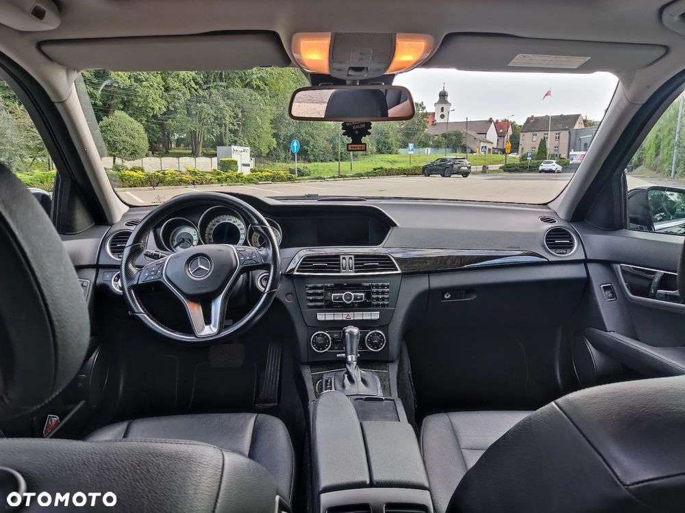 Mercedes-Benz Klasa C 250 CGI BlueEff Avantgarde - 9