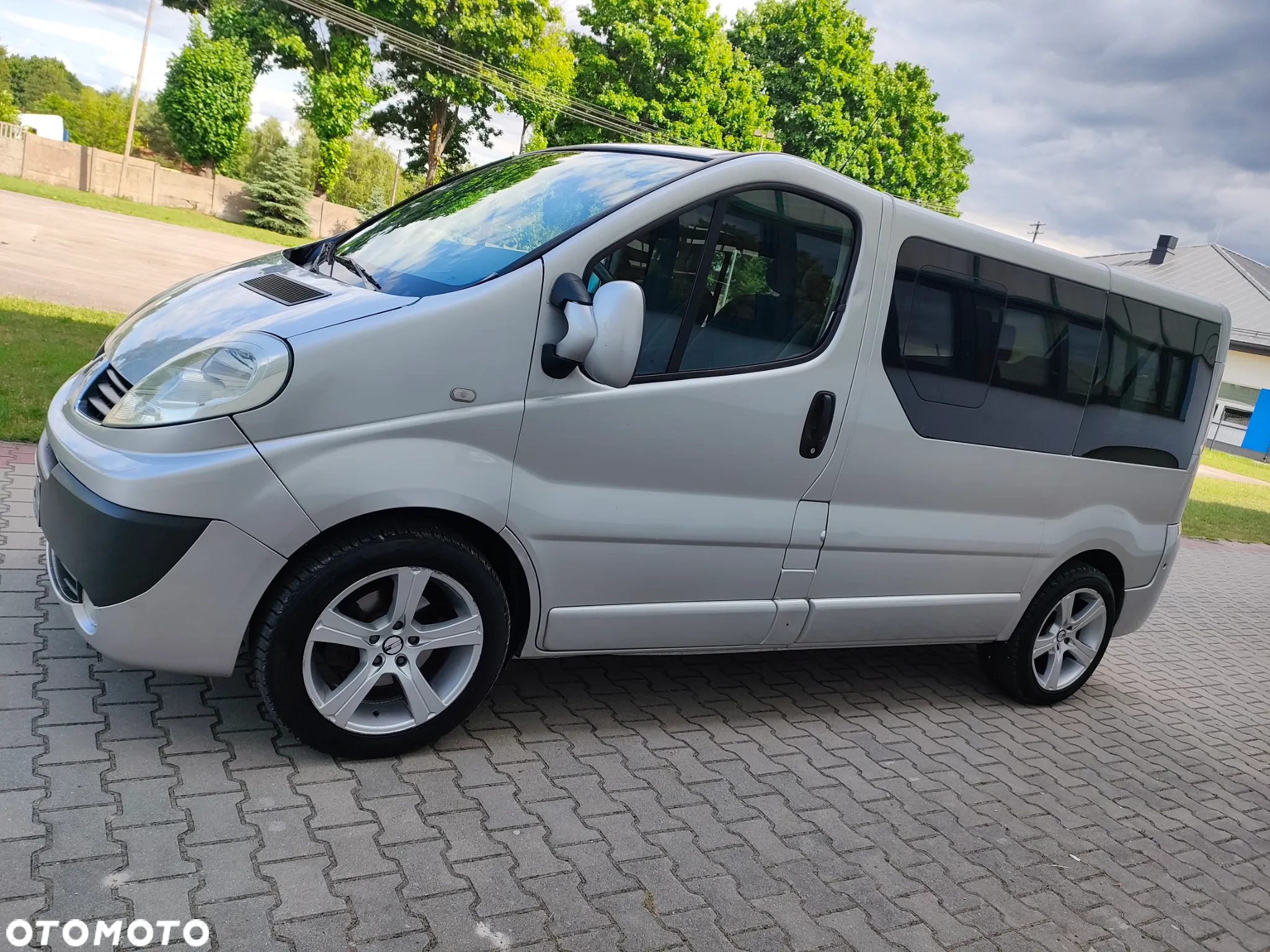 Renault Trafic 2.5 dCi 150 FAP Passenger L1H1 Privilège - 10