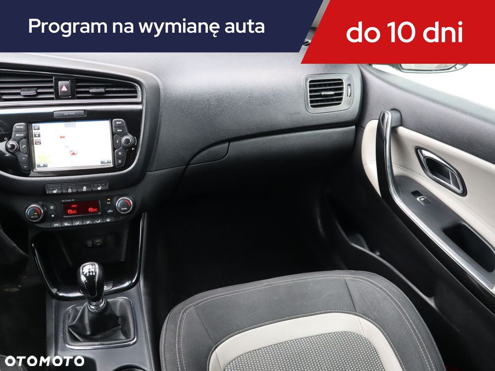 Kia Ceed - 10
