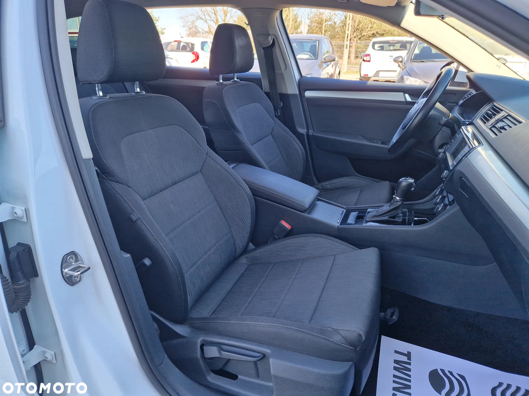 Skoda Superb 2.0 TDI DSG Ambition - 17