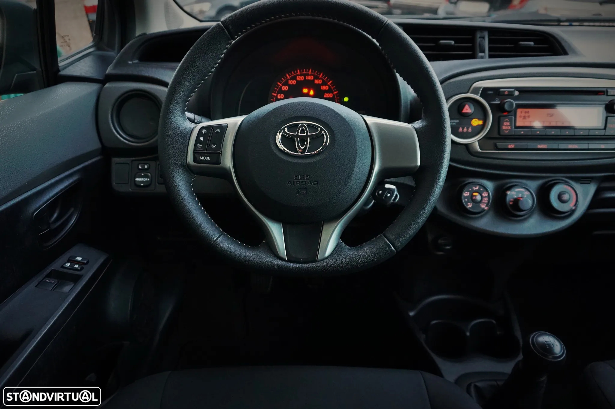 Toyota Yaris 1.0 VVT-i Comfort+AC - 25