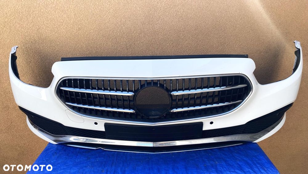 MERCEDES E W213 LIFT 149 ZDERZAK PRZÓD PRZEDNI 6x PDC GRILL KRATKA