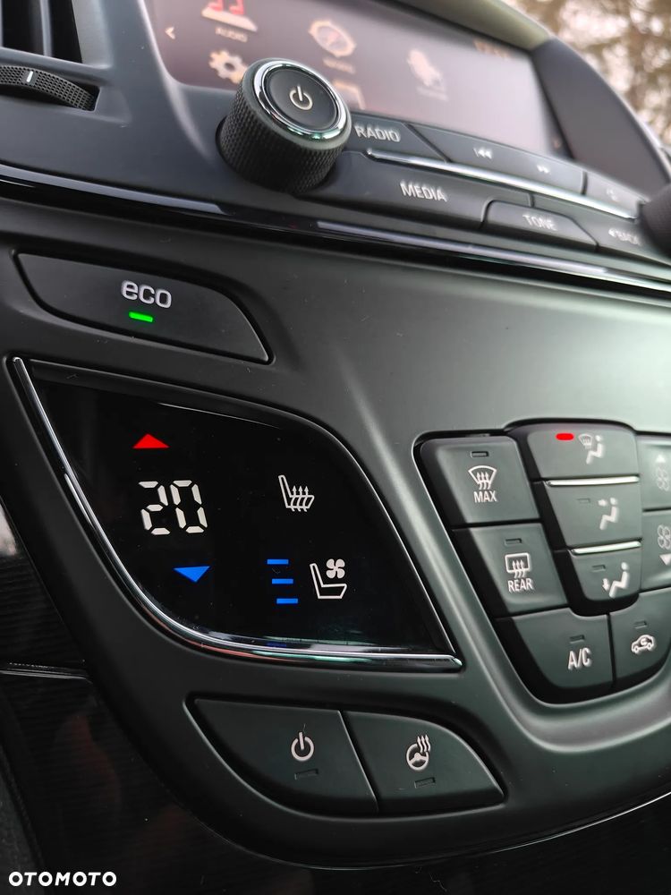 Opel Insignia - 24