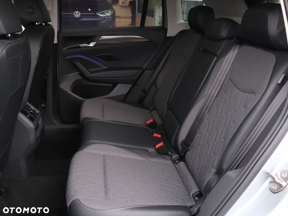 Volkswagen Tiguan - 13