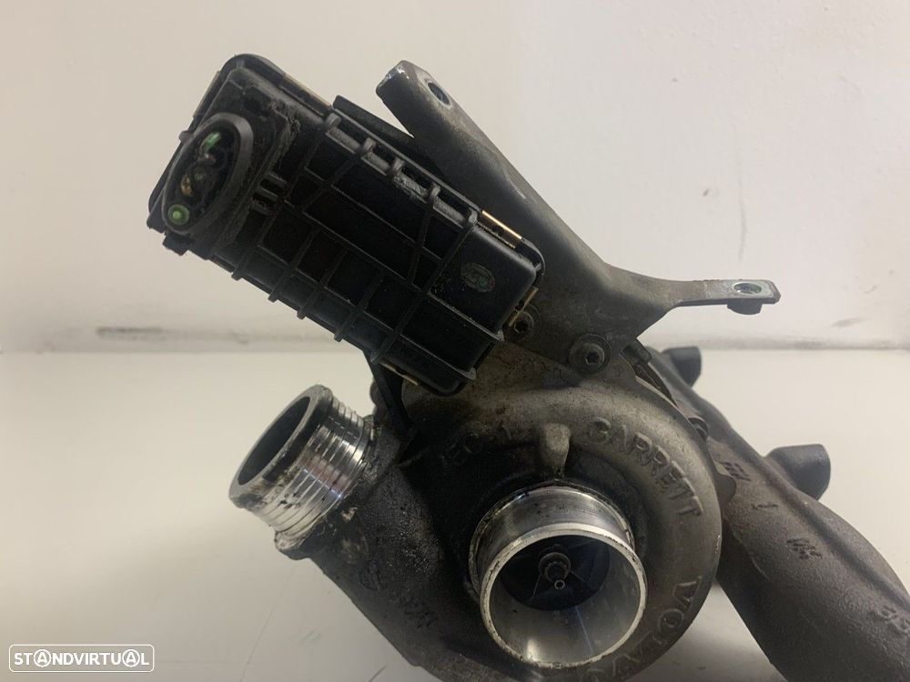 Turbo VOLVO C30 (533) D5 REF. GTB2056VL MOTOR D5244T8 - 2