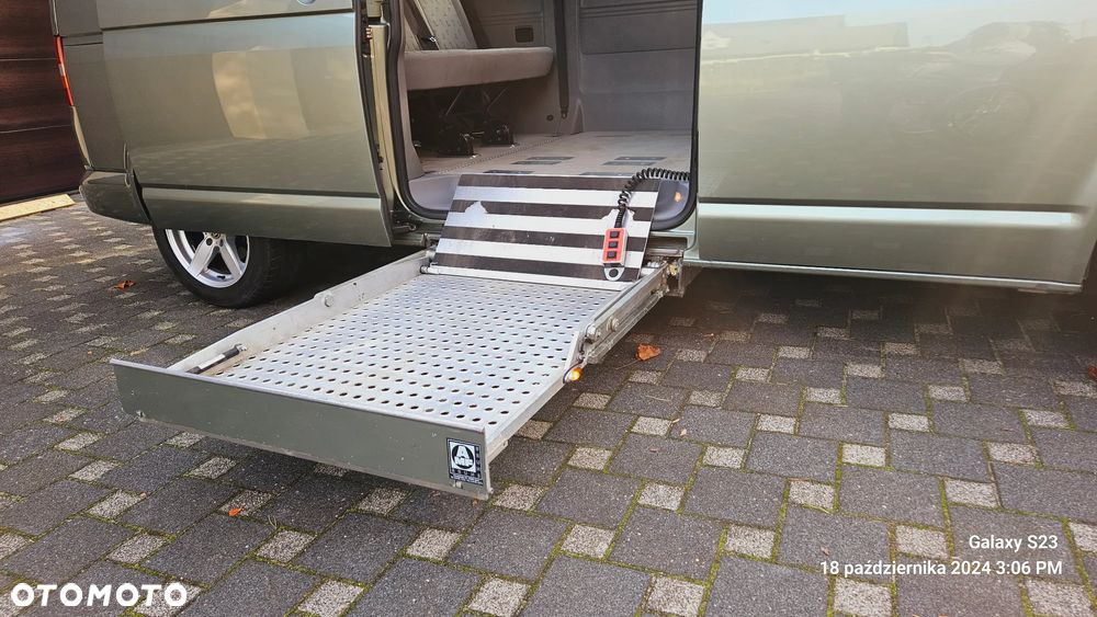 Volkswagen Caravelle - 12