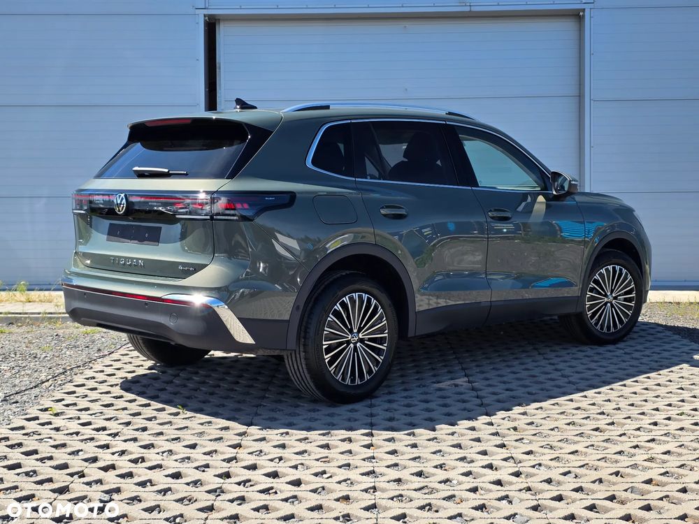 Volkswagen Tiguan 2.0 TSI 4Mot Elegance DSG - 10