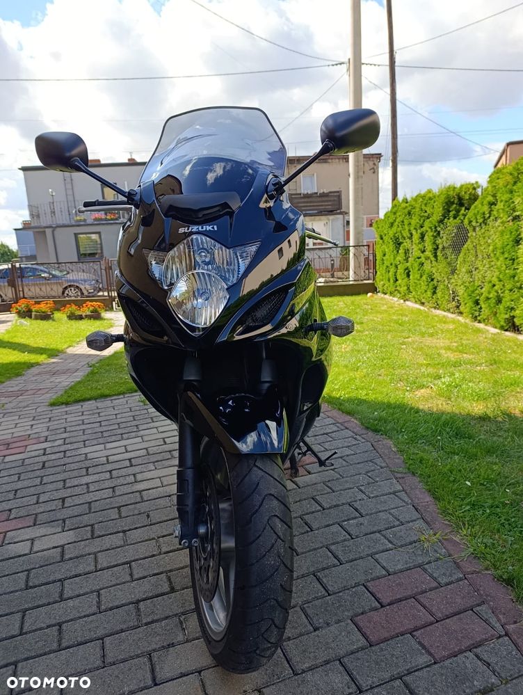 Suzuki GSX - 3