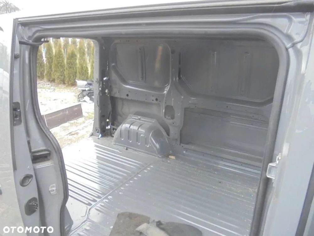 TRAFIC 3 VIVARO PLASTIK OSŁONA PROGU PRAWEGO ŚROD - 2