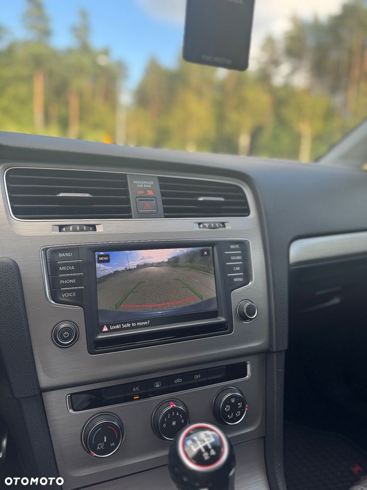 Volkswagen Golf - 29