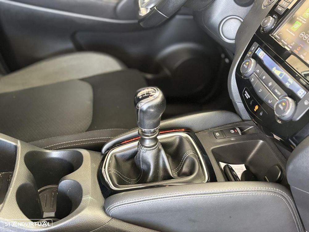 Nissan Qashqai 1.5 dCi N-Connecta J18 - 10