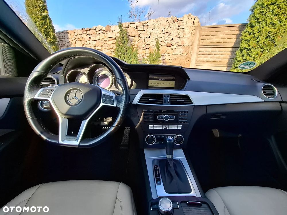 Mercedes-Benz Klasa C 350 BlueEFFICIENCY 7G-TRONIC Edition 1 - 16