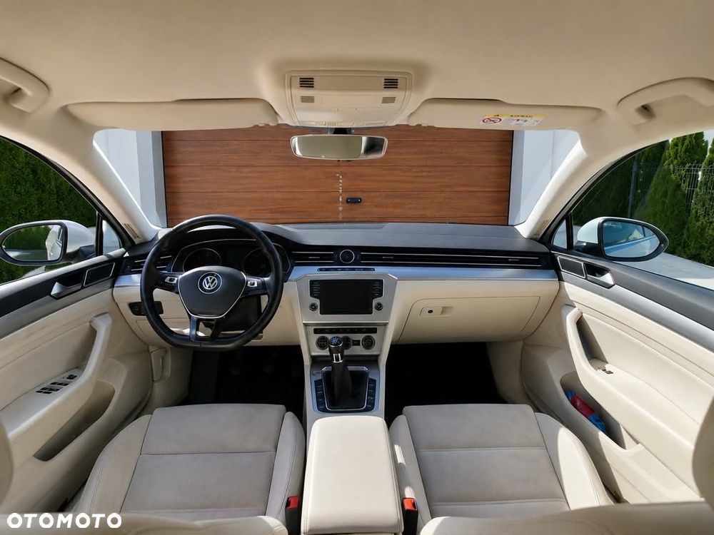 Volkswagen Passat 1.6 TDI BMT Comfortline - 13
