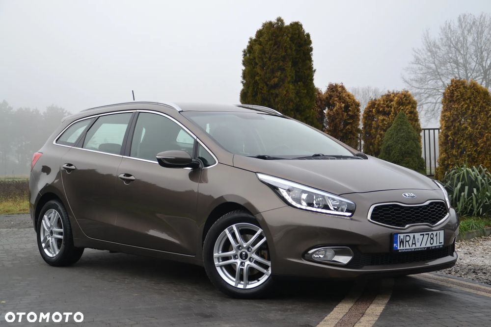 Kia Ceed 1.6 GDI Dream-Team Edition - 4