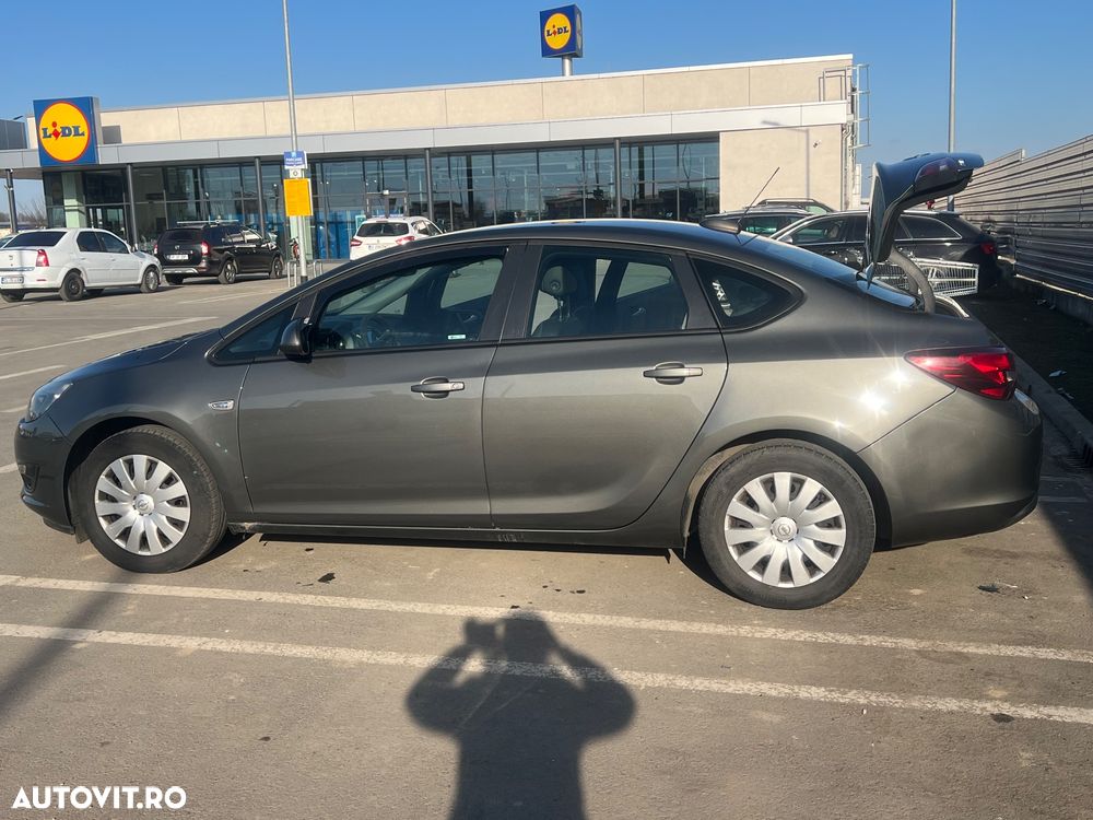 Opel Astra 1.6 TWINPORT ECOTEC Cosmo - 4