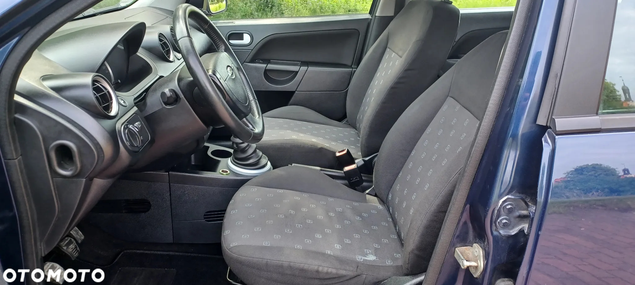 Ford Fiesta 1.4 TDCi Ambiente - 14