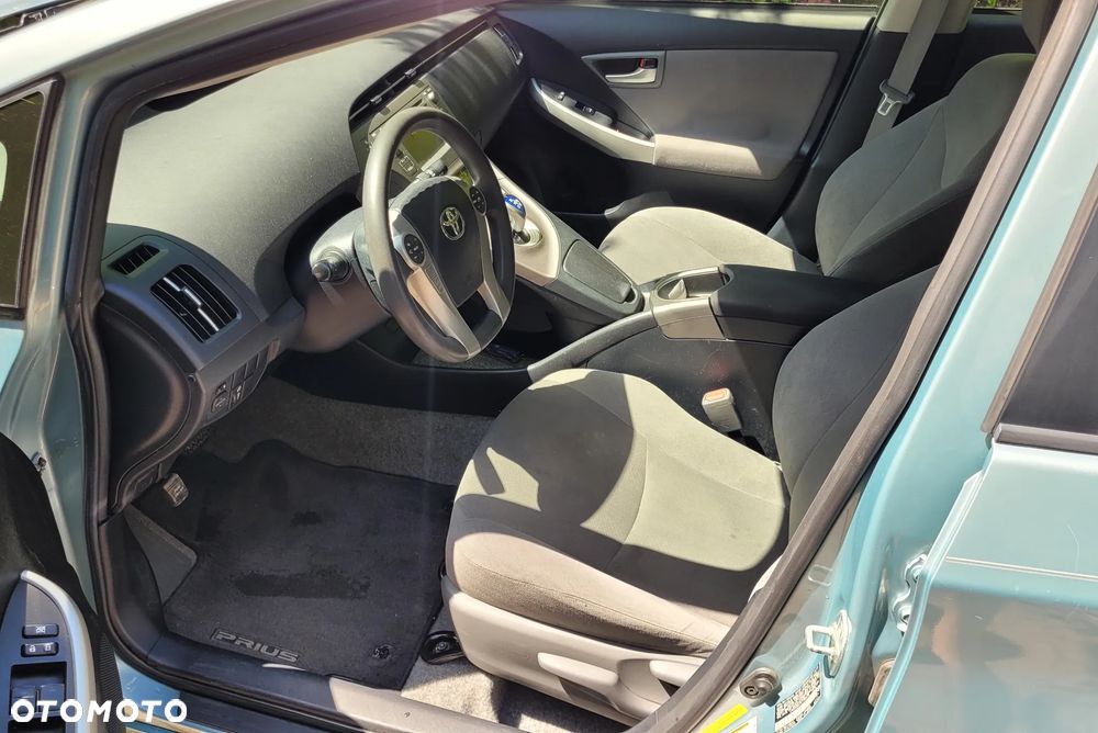 Toyota Prius (Hybrid) Comfort - 5
