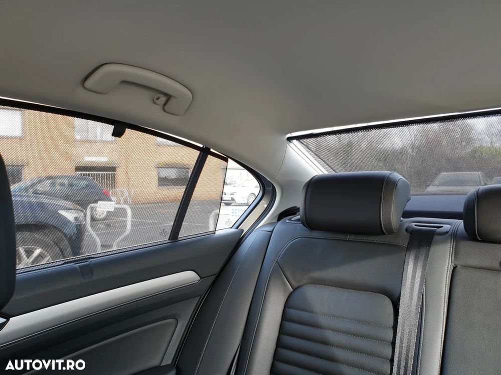 Volkswagen Passat 2.0 TDI SCR DSG Comfortline - 3