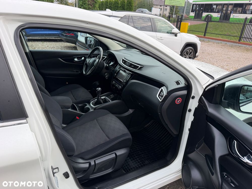 Nissan Qashqai 1.2 DIG-T N-Connecta EU6 - 16