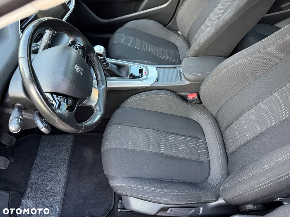 Peugeot 308 PureTech 130 GPF Stop & Start Style - 10