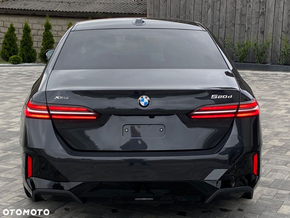 BMW Seria 5 520d xDrive - 15