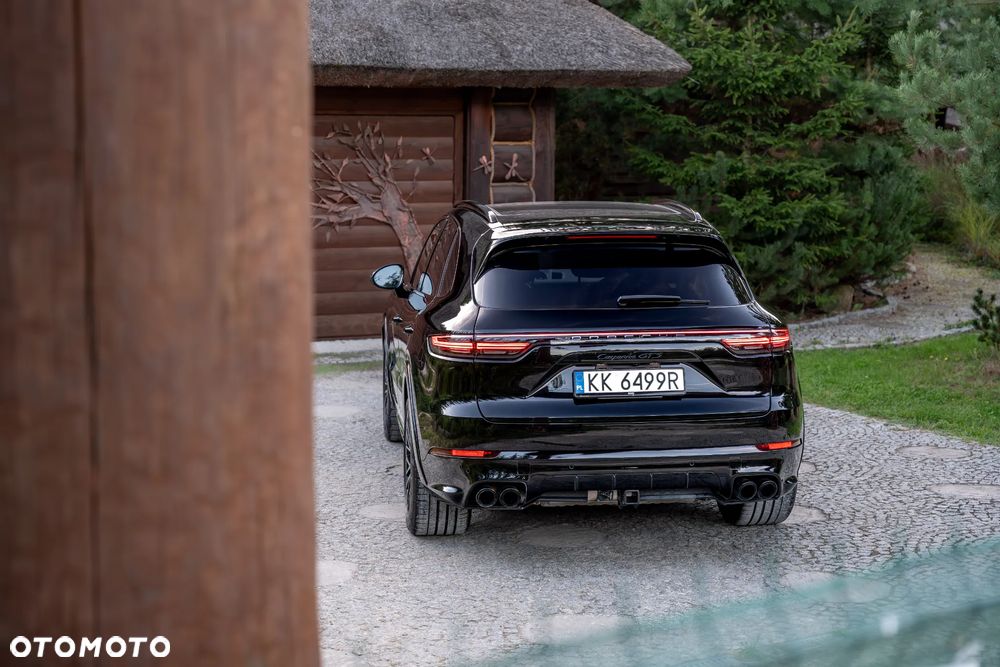 Porsche Cayenne GTS - 7