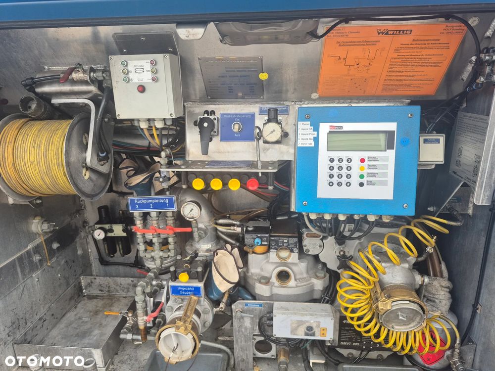 MAN TGS 26440 AUTOCYSTERNA - 12