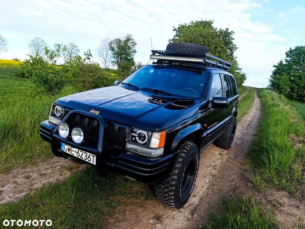Jeep Grand Cherokee - 1