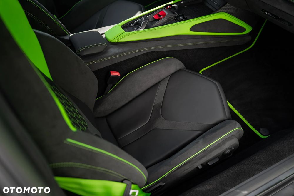 Lamborghini Revuelto - 25