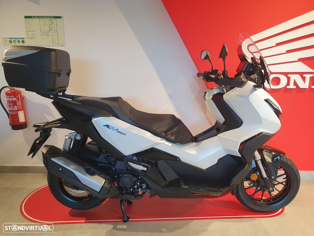 Honda ADV 350 - 1