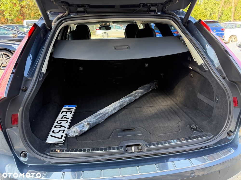 Volvo V90 Cross Country D5 AWD Pro - 36
