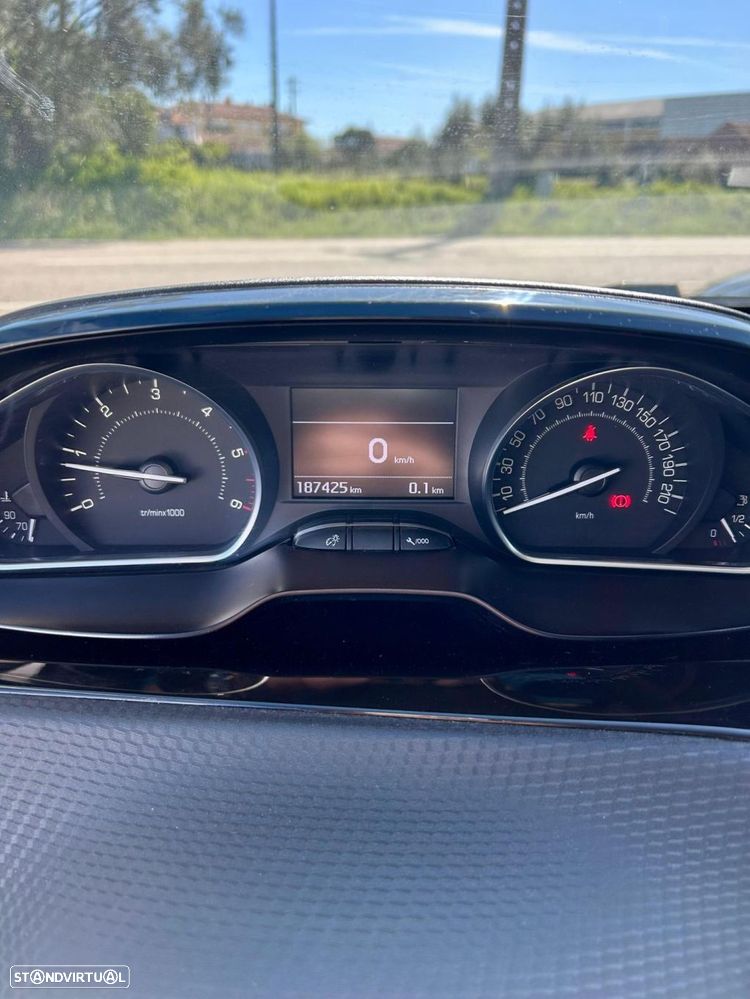 Peugeot 2008 1.6 BlueHDi Style - 5