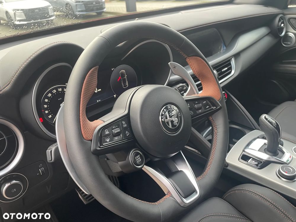 Alfa Romeo Stelvio 2.0 Turbo 16V AT8-Q4 Intensa - 7