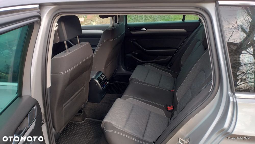Volkswagen Passat 2.0 TDI Elegance DSG - 16