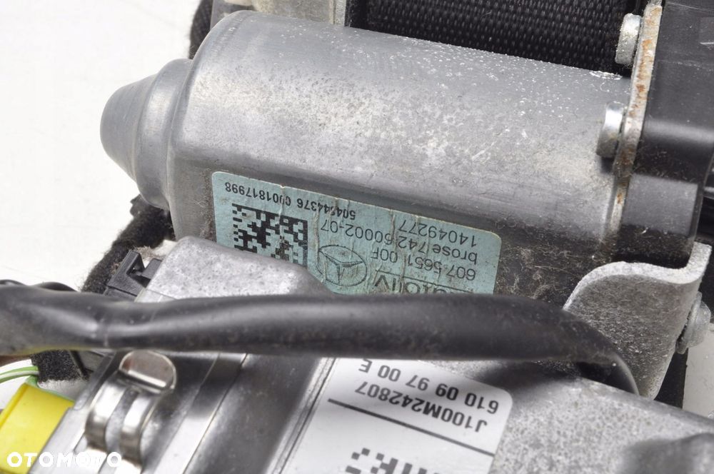 MERCEDES W204 PAS BEZPIECZEŃSTWA PRAWY PRZÓD - 2