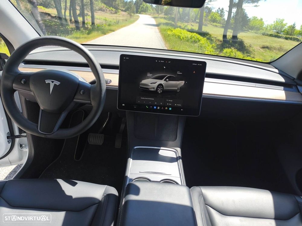 Tesla Model Y RWD - 10