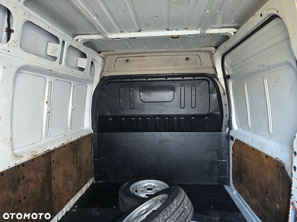 Ford Transit - 18