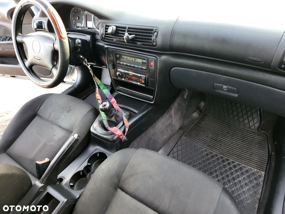 Volkswagen Passat 2.0 Comfortline - 3