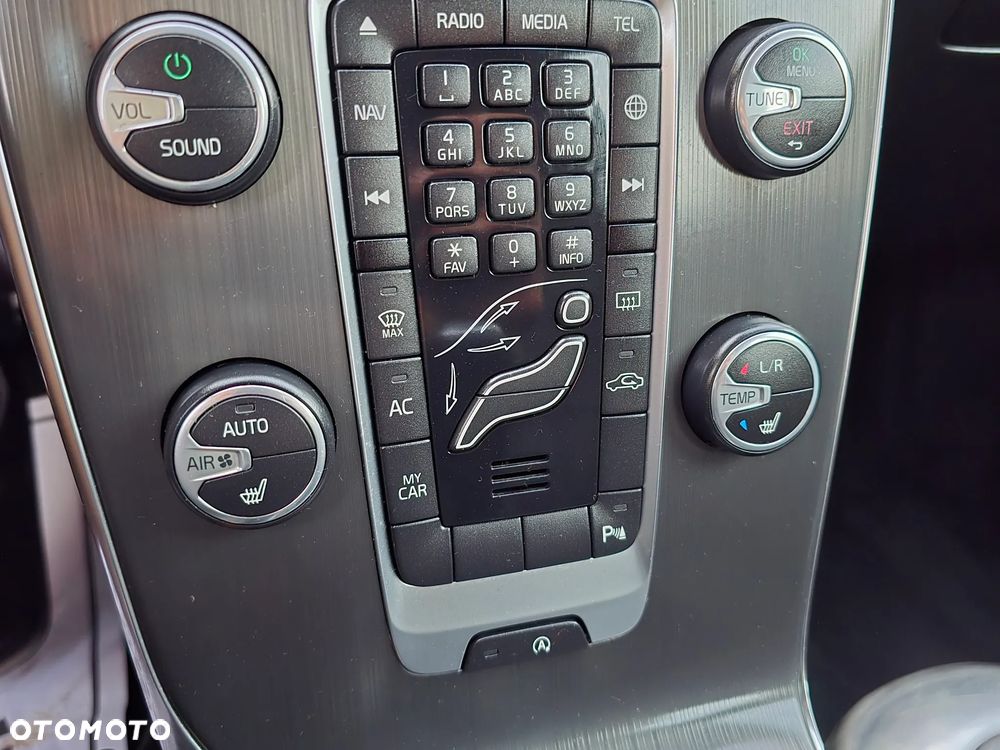 Volvo V40 T2 Drive-E Summum - 32