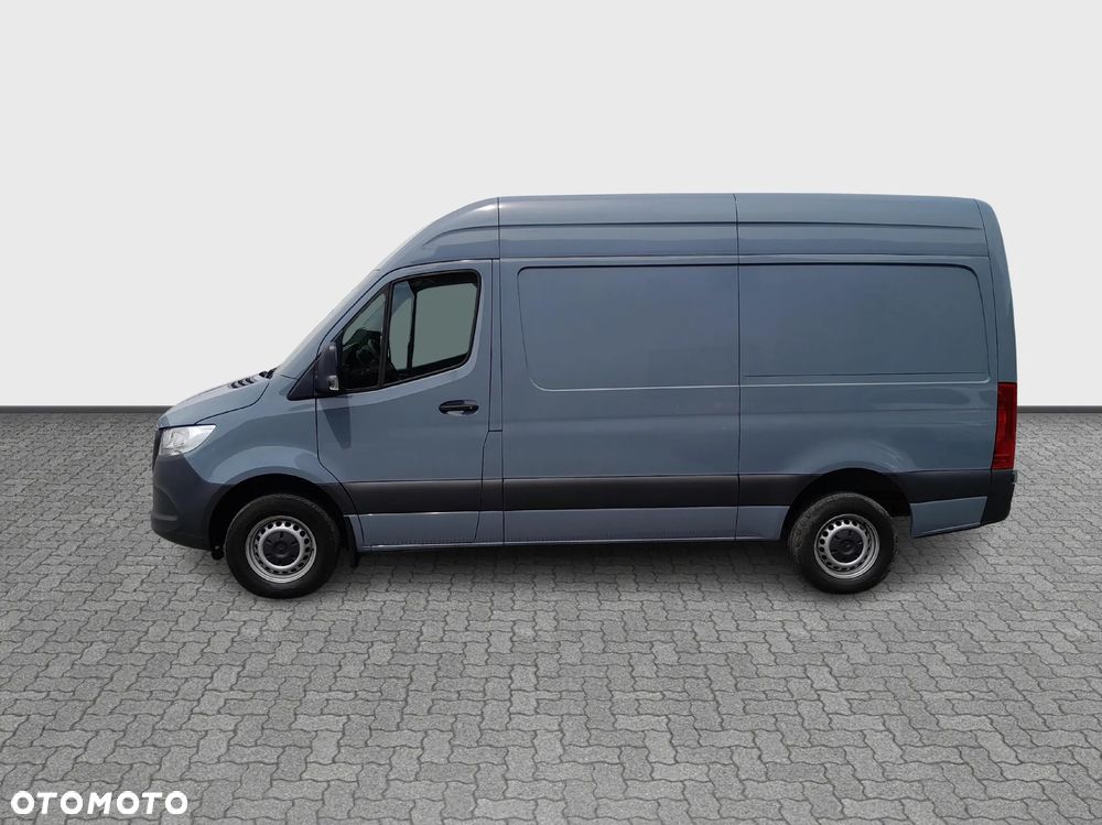 Mercedes-Benz Sprinter - 2