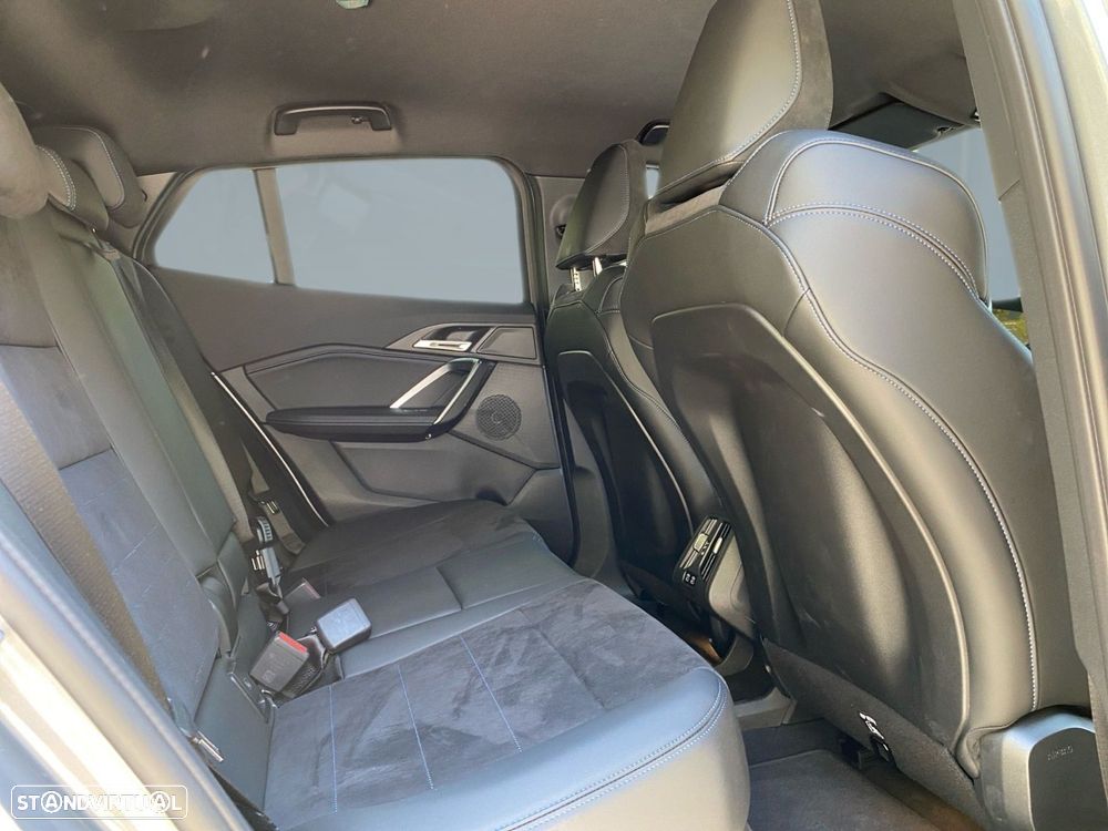 BMW iX2 eDrive20 Pack Desportivo M - 12