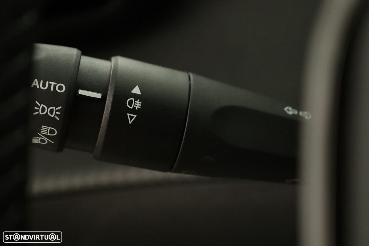 Peugeot 2008 1.2 PureTech Allure - 15