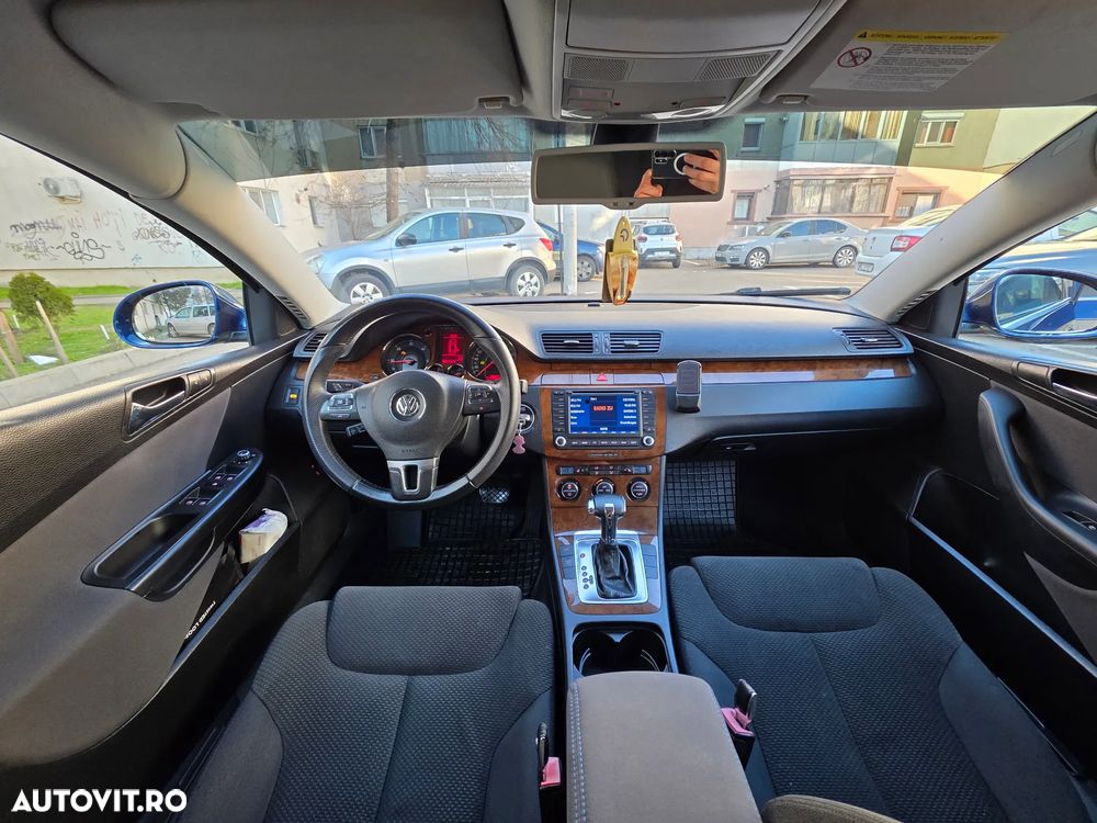 Volkswagen Passat 2.0TDI Comfortline DPF DSG - 12