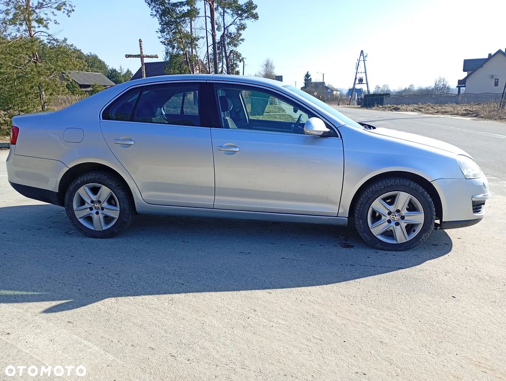 Volkswagen Jetta 1.9 TDI Comfortline - 7
