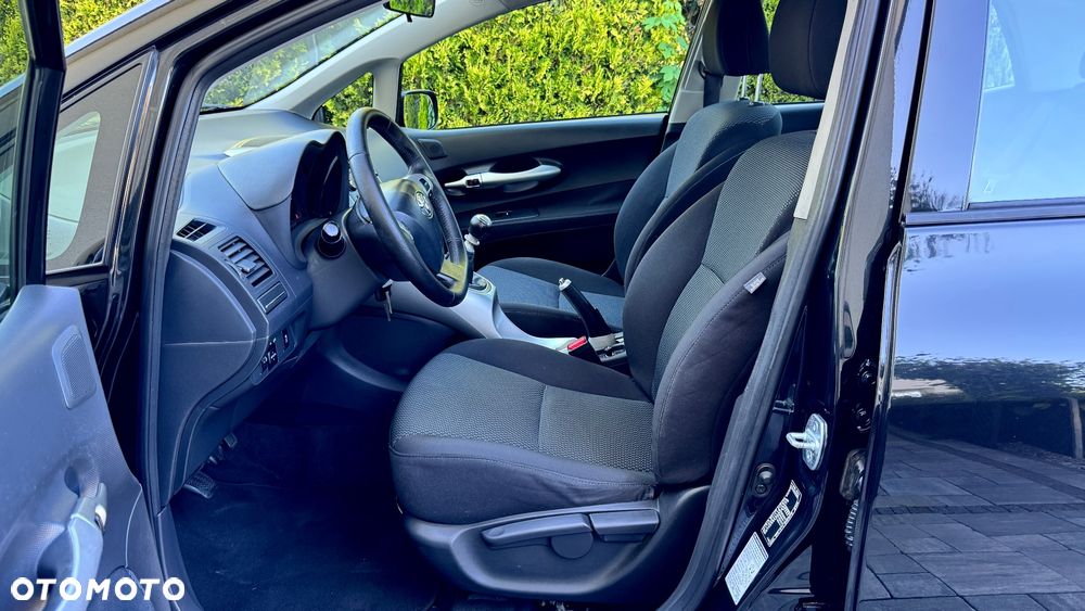 Toyota Auris 1.6 Premium - 28