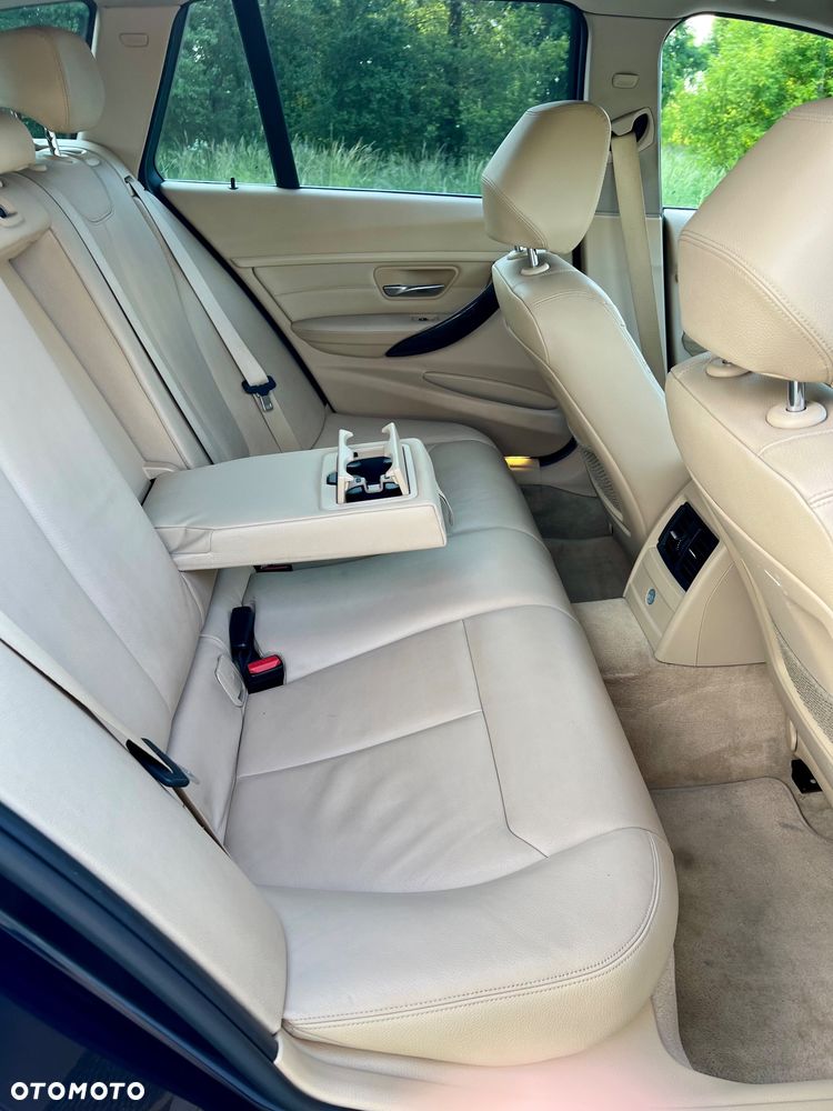BMW Seria 3 320d Sport-Aut Luxury Line - 12
