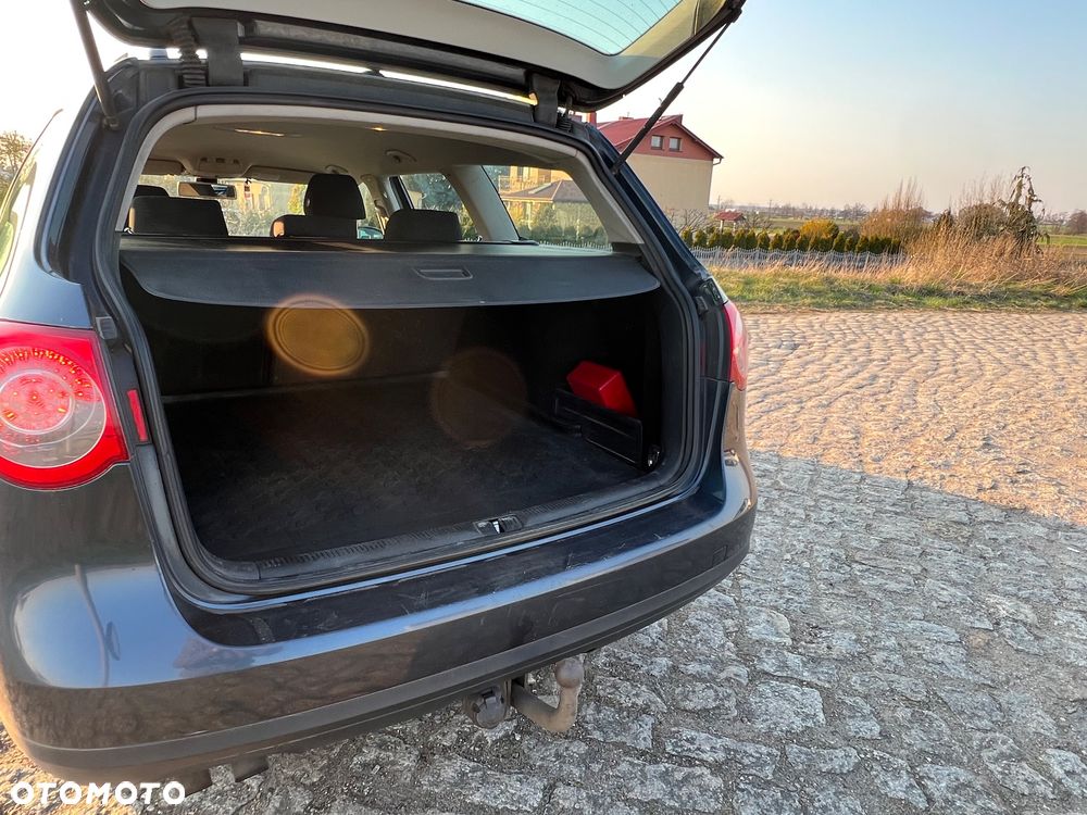 Volkswagen Passat 1.9 TDI Individual - 7