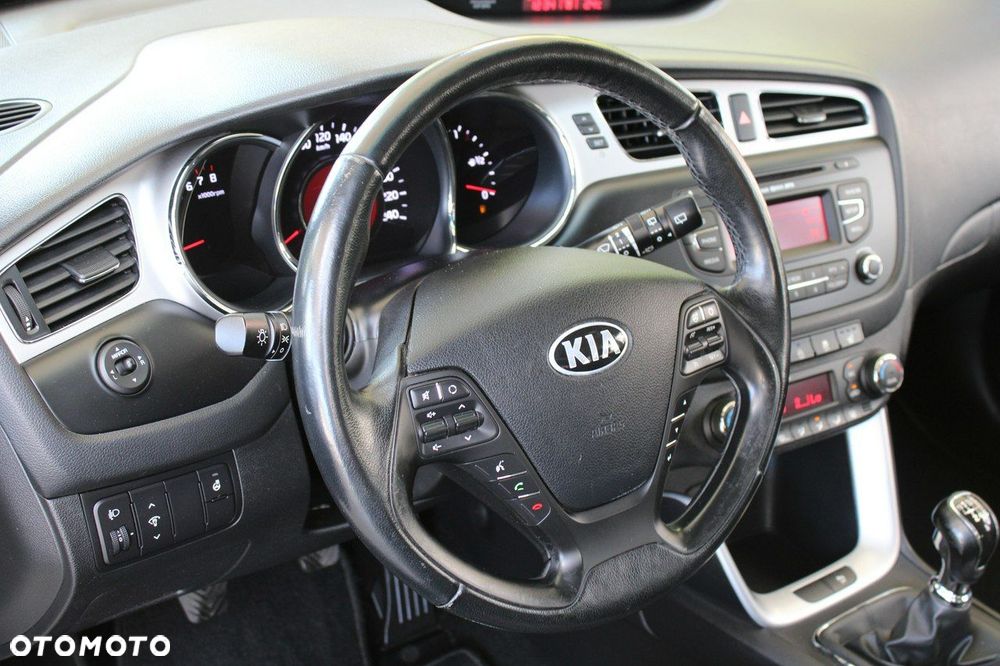 Kia Ceed - 22