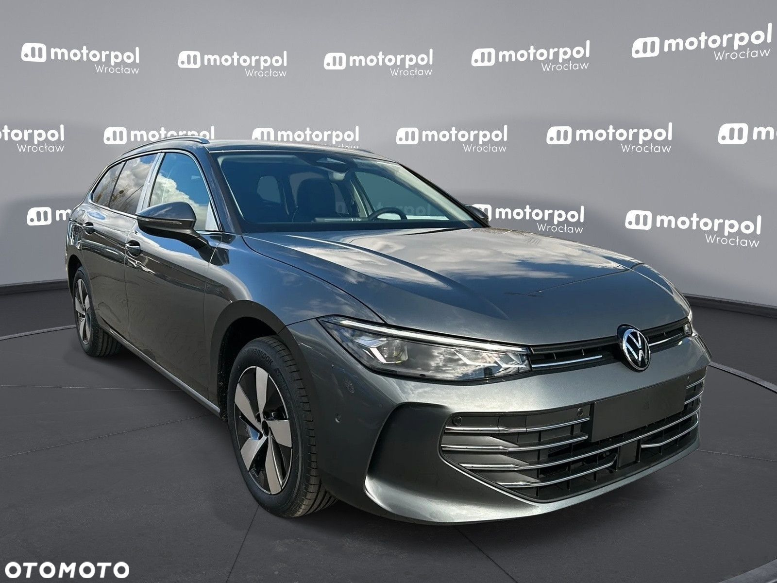 Volkswagen Passat - 12